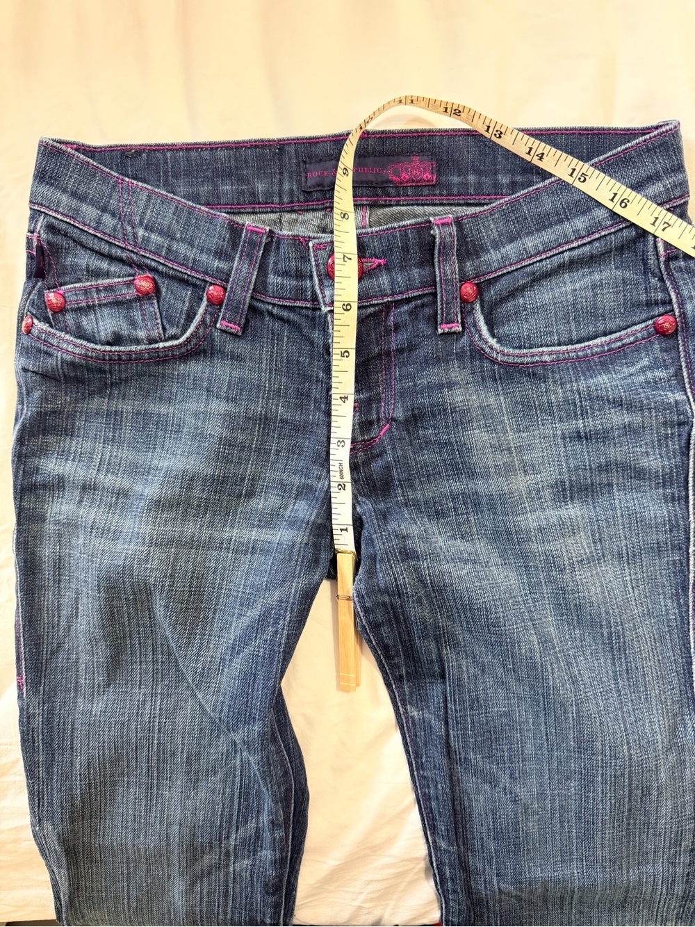 Rock & Republic Victoria Beckham Pink Crystal Crown Jeans - Picture 7 of 10